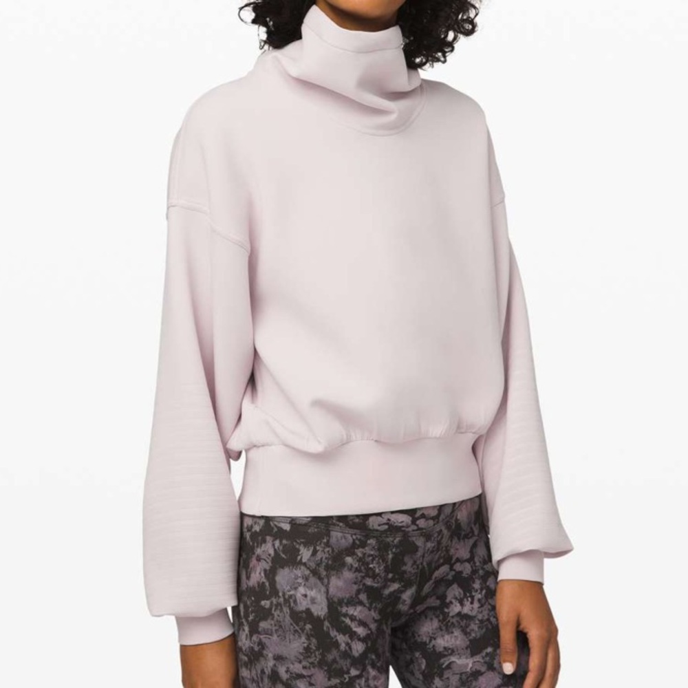 Lululemon Full Flourish Pullover size 6 Cream Luxstreme Pullover Cowl Neck
